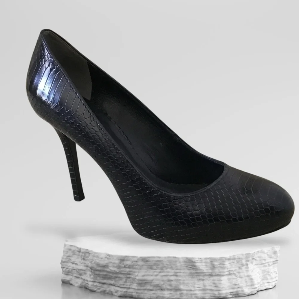 Tory Burch Brazil Leather Round Toe Heel Pump